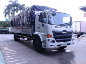 Alternative view of XE TẢI HINO FG8JP7A 8 TẤN THÙNG BẠT GẮN BỬNG NÂNG