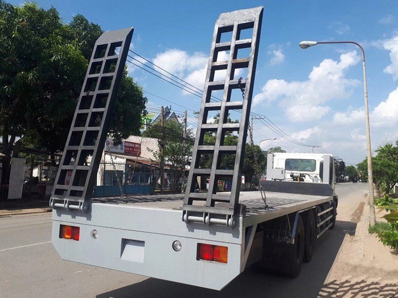 XE TẢI HINO FM 14 TẤN NÂNG ĐẦU CHỞ MÁY CÔNG TRÌNH - Ảnh 4