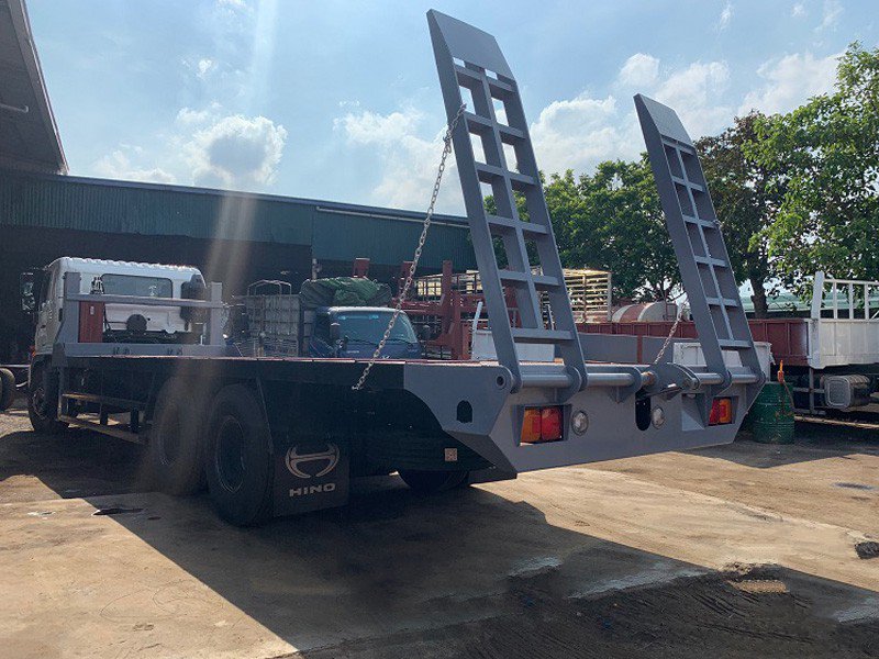 XE TẢI HINO FM 14 TẤN NÂNG ĐẦU CHỞ MÁY CÔNG TRÌNH - Ảnh 5