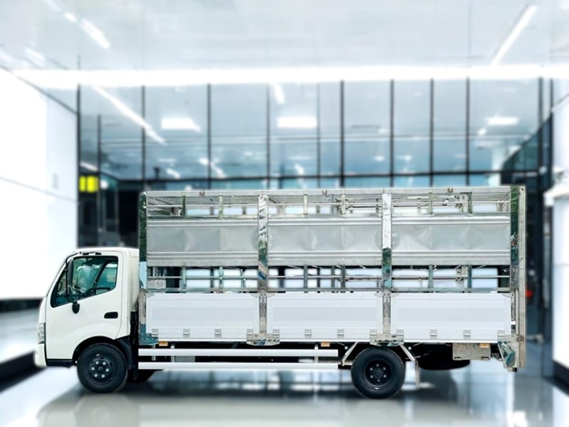 XE TẢI HINO XZU720L 3 TẤN CHỞ HEO - Ảnh 7
