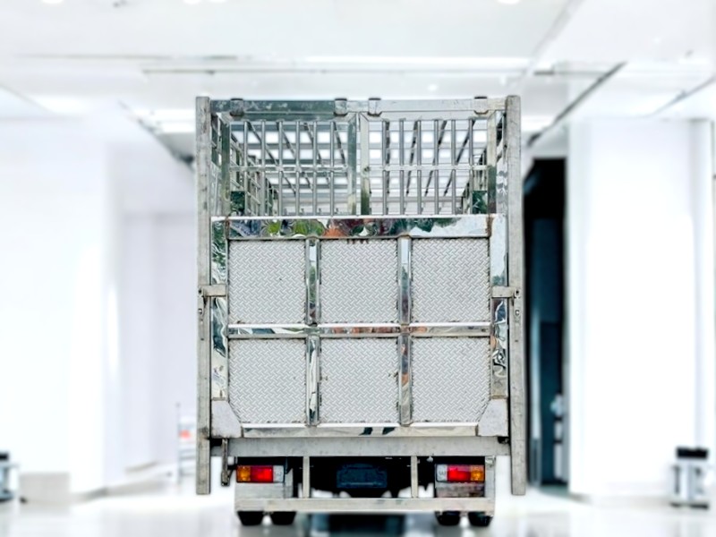 XE TẢI HINO XZU720L 3 TẤN CHỞ HEO - Ảnh 6