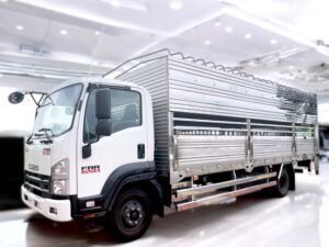 XE TẢI ISUZU FRR90NE4 4.5 TẤN CHỞ GIA SÚC 3 TẦNG