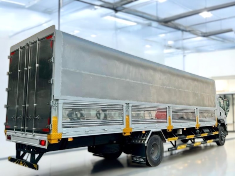 XE TẢI ISUZU FVR34UE4 7.5 TẤN THÙNG KÍN CÁNH DƠI - Ảnh 5
