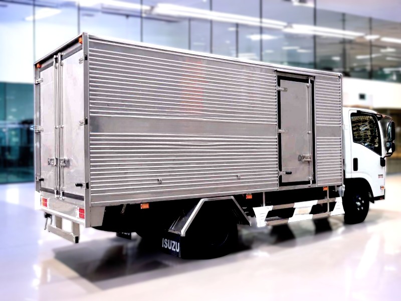 XE TẢI ISUZU NMR85HE4 3 TẤN THÙNG KÍN - Ảnh 6