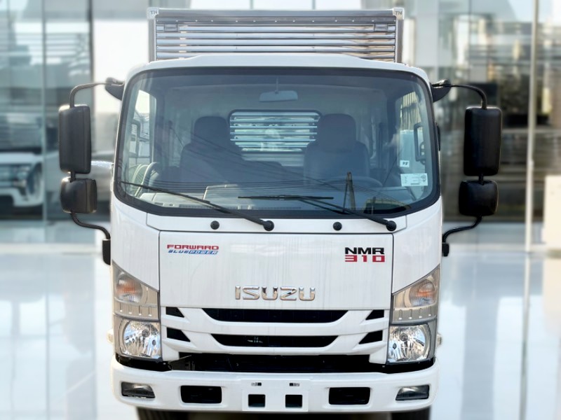 XE TẢI ISUZU NMR85HE4 3 TẤN THÙNG KÍN - Ảnh 2