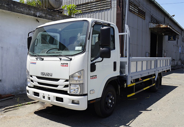XE TẢI ISUZU NQR75LE4 5.5 TẤN THÙNG LỬNG - Ảnh 2