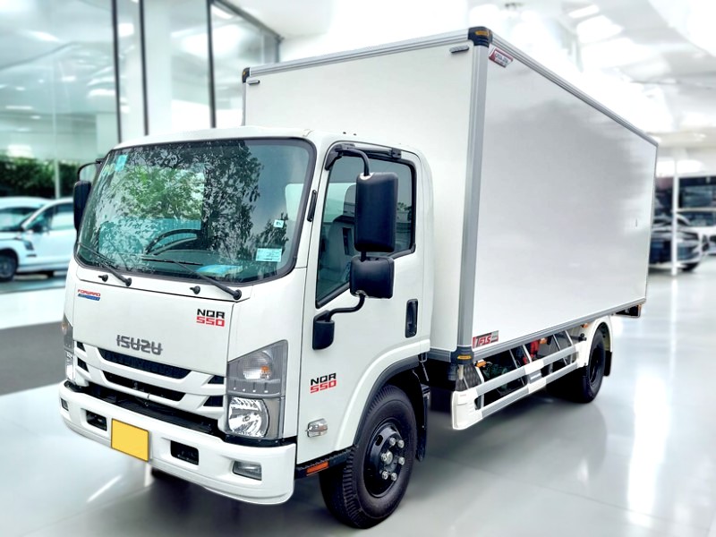 XE TẢI ISUZU NQR75LE4 5 TẤN THÙNG BẢO ÔN