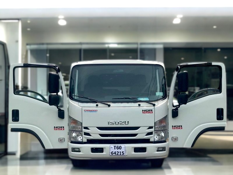 XE TẢI ISUZU NQR75ME4 4.5 TẤN CHỞ GIA SÚC - Ảnh 4