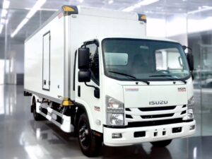 XE TẢI ISUZU NQR75ME4 5.5 TẤN THÙNG BẢO ÔN