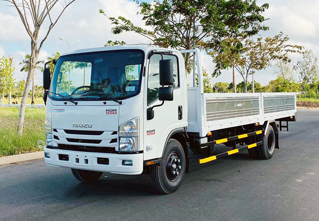 XE TẢI ISUZU NQR75ME4 6 TẤN THÙNG LỬNG - Ảnh 2