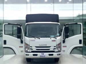 Alternative view of XE TẢI ISUZU NQR75ME4 5 TẤN THÙNG MUI BẠT