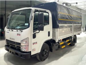 XE TẢI ISUZU QKR77FE4 1 TẤN THÙNG MUI BẠT