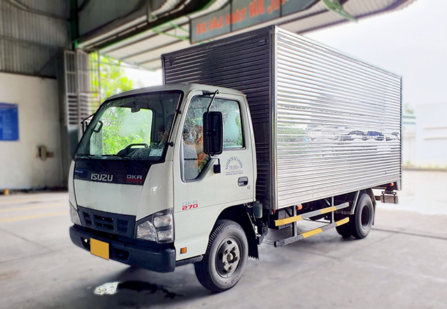 XE TẢI ISUZU QKR77HE4 2.9 TẤN THÙNG KÍN - Ảnh 2