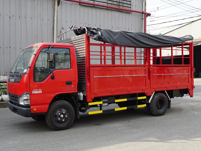 XE TẢI ISUZU QKR77HE4 1.9 TẤN THÙNG MUI BẠT BỬNG NÂNG