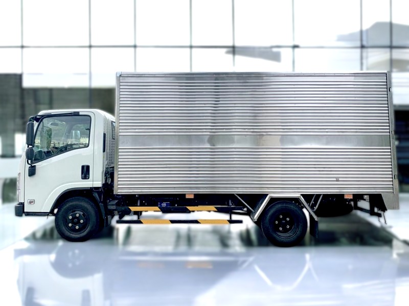 XE TẢI ISUZU QKR77HE4 2.4 TẤN THÙNG KÍN - Ảnh 6