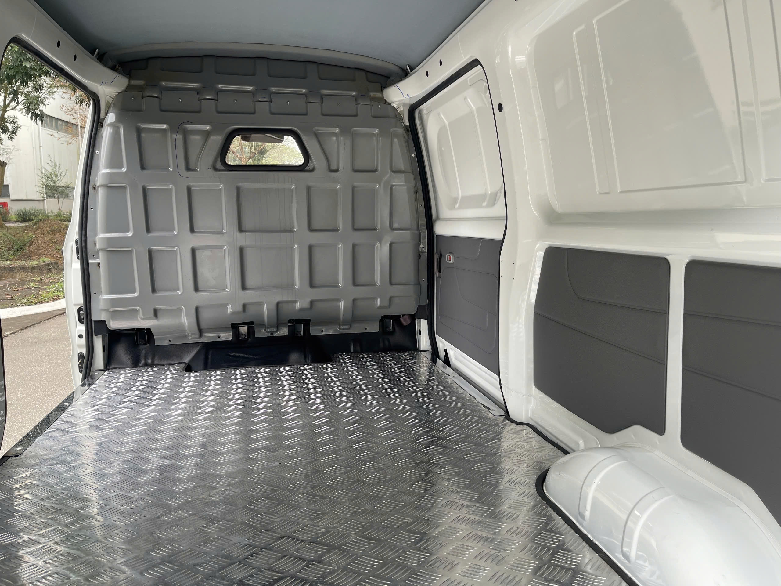 Xe Tải Van Veam V2 (945Kg) – Siêu Van Nội Đô: Thùng Dài 2.5M, An Toàn Tuyệt Đối Với ABS+EBD - Ảnh 12