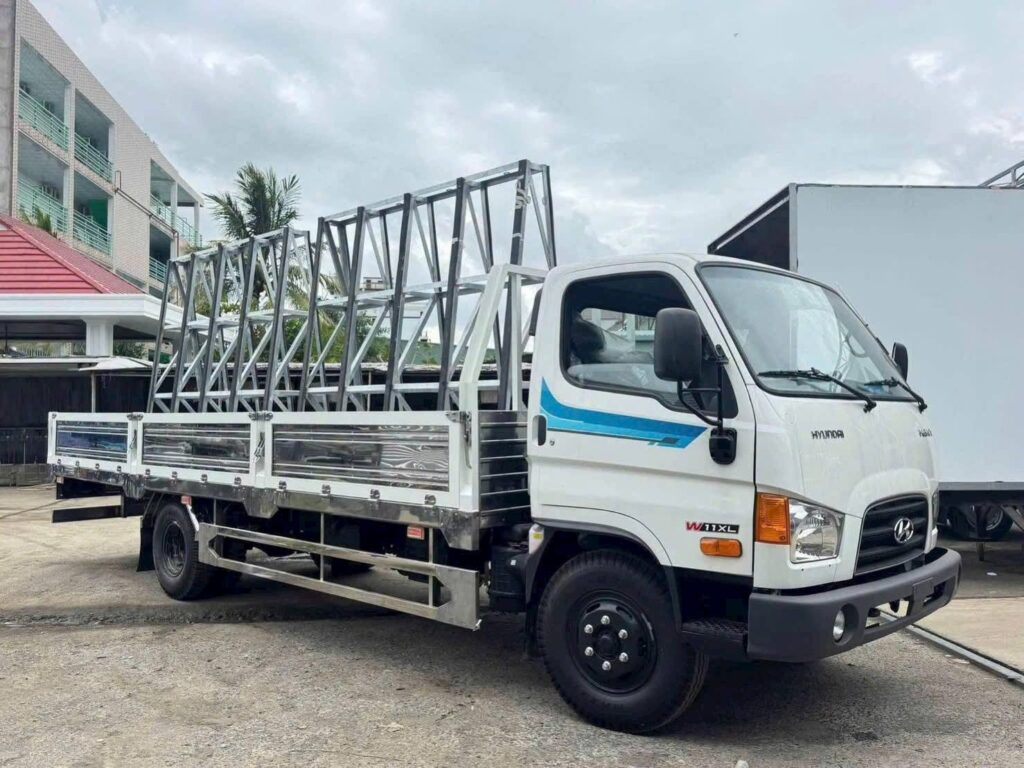 Cập nhật báo giá xe tải Hyundai W11XL thùng chở kính mới 100% đời 2026 tại Đông Hải Ô Tô.